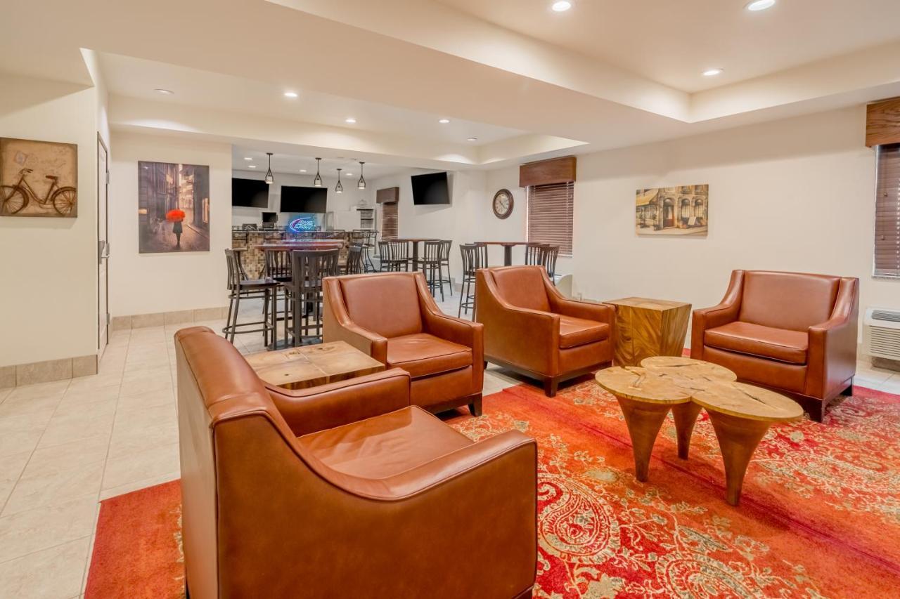 Landmark Suites - Williston Εξωτερικό φωτογραφία