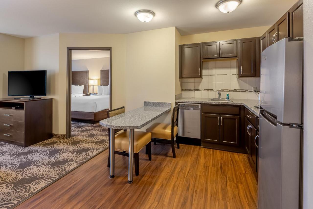Landmark Suites - Williston Εξωτερικό φωτογραφία