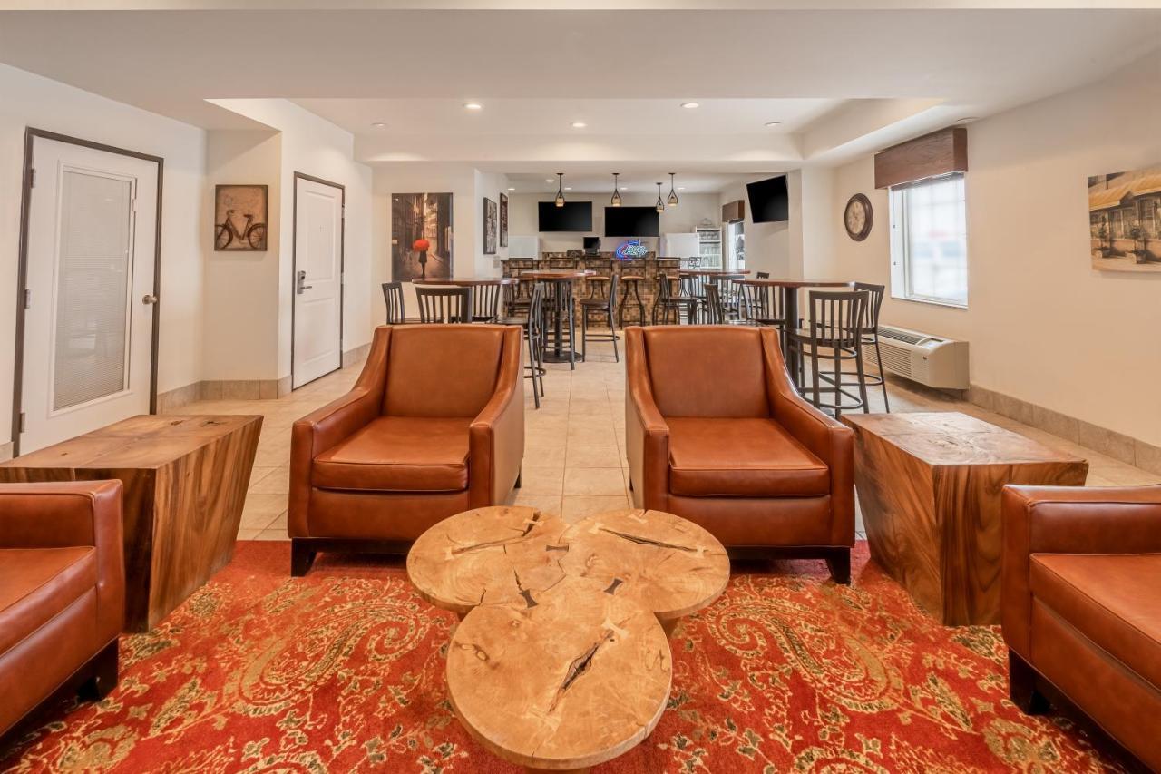 Landmark Suites - Williston Εξωτερικό φωτογραφία