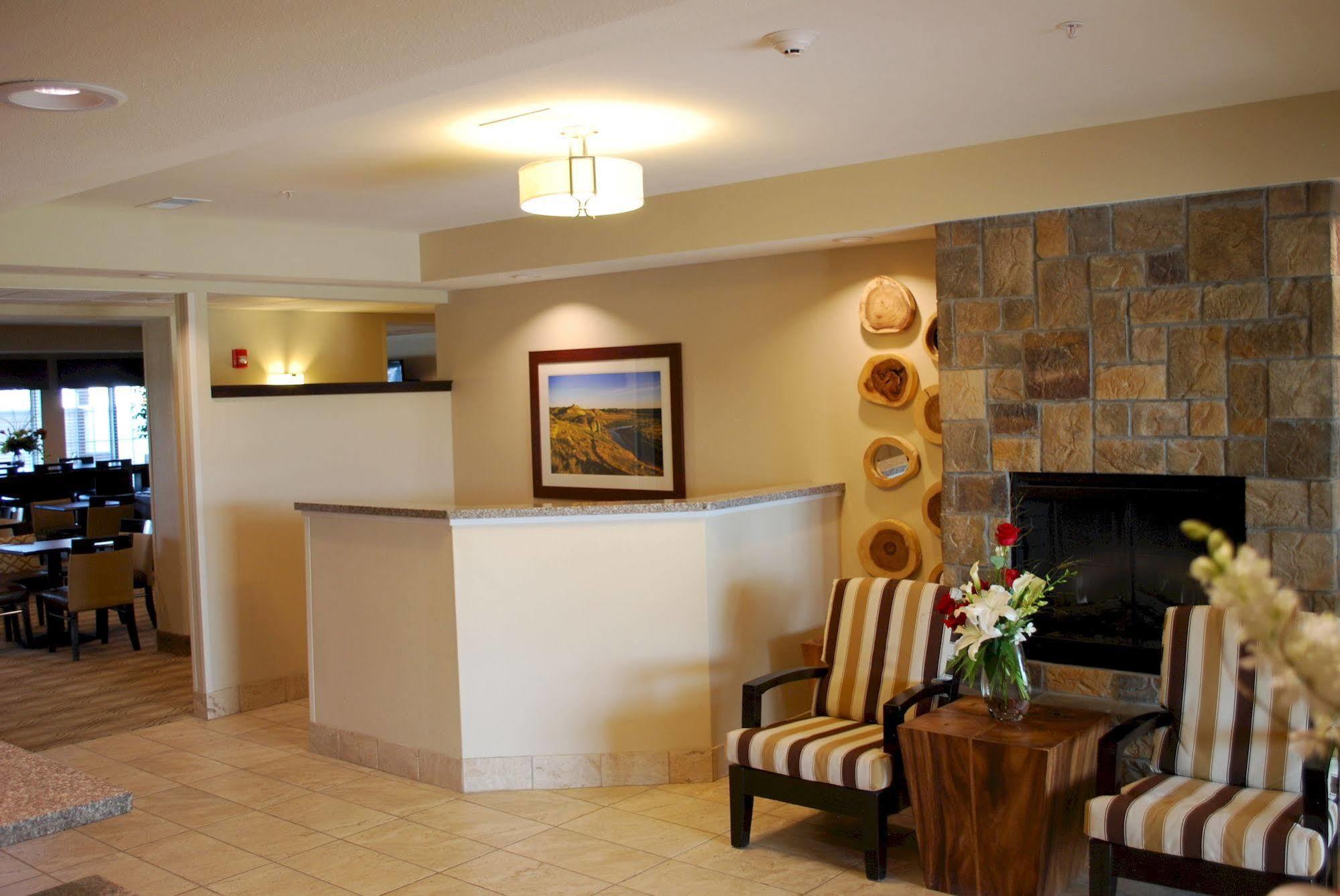 Landmark Suites - Williston Εξωτερικό φωτογραφία