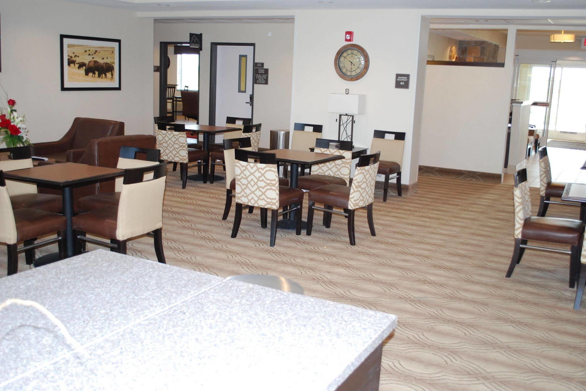 Landmark Suites - Williston Εξωτερικό φωτογραφία